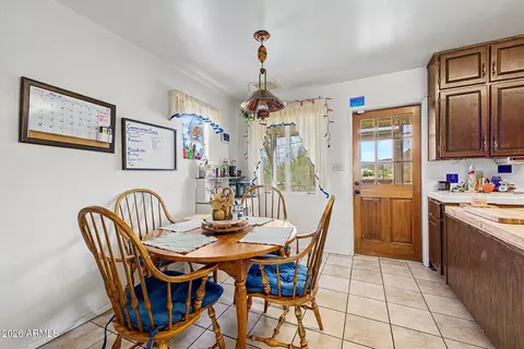 Dining - 1702 E Griswold Rd, Phoenix, AZ 85020 photo 2 of 2