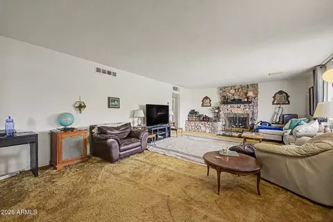Living - 1702 E Griswold Rd, Phoenix, AZ 85020 photo 2 of 3