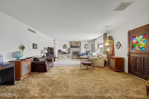 Living - 1702 E Griswold Rd, Phoenix, AZ 85020 photo 1 of 3