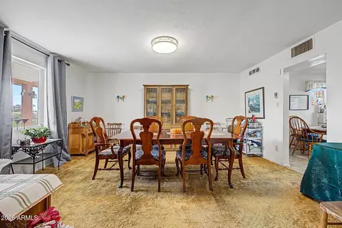 Dining - 1702 E Griswold Rd, Phoenix, AZ 85020 photo 1 of 2