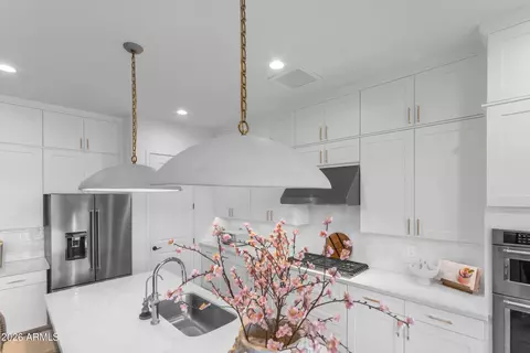 Kitchen - 10020 E Talon Ave, Mesa, AZ 85212 photo 3 of 6