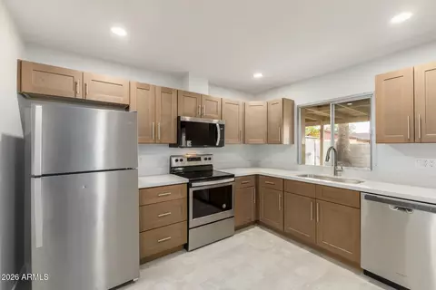 Kitchen - 1915 E Gemini Dr, Tempe, AZ 85283 photo 4 of 7
