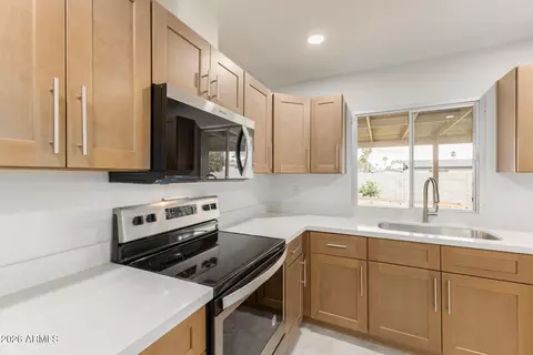 Kitchen - 1915 E Gemini Dr, Tempe, AZ 85283 photo 5 of 7