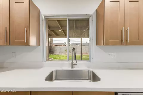 Kitchen - 1915 E Gemini Dr, Tempe, AZ 85283 photo 7 of 7