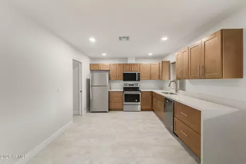 Kitchen - 1915 E Gemini Dr, Tempe, AZ 85283 photo 1 of 7