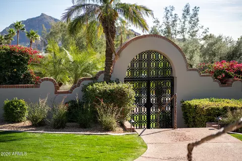 7224 N Lakeside Ln, Paradise Valley, AZ 85253