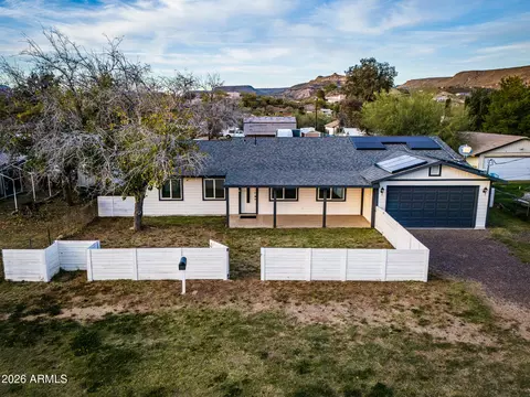 19750 E Green Valley Rd, Black Canyon City, AZ 85324