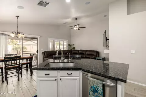 Kitchen - 2062 E Arabian Dr, Gilbert, AZ 85296 photo 3 of 4