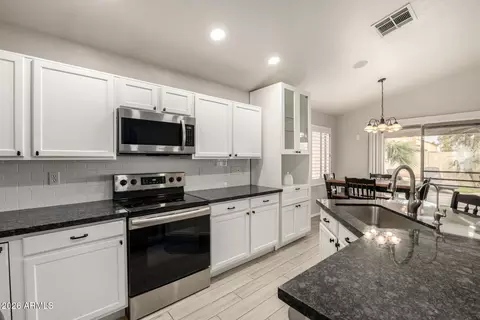 Kitchen - 2062 E Arabian Dr, Gilbert, AZ 85296 photo 2 of 4