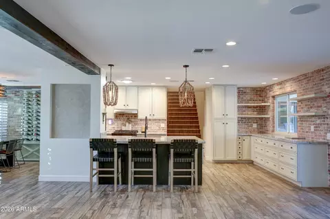Kitchen - 2016 E State Ave, Phoenix, AZ 85020 photo 2 of 12