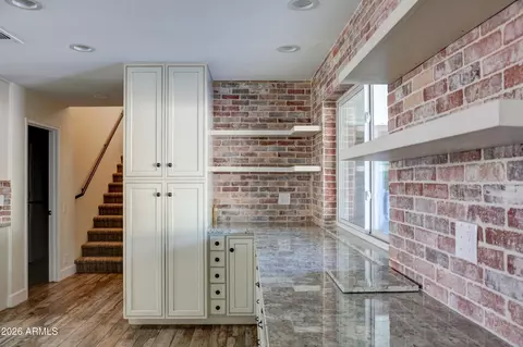 Entry Way - 2016 E State Ave, Phoenix, AZ 85020 photo 1 of 1
