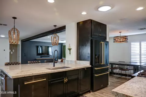 Kitchen - 2016 E State Ave, Phoenix, AZ 85020 photo 9 of 12