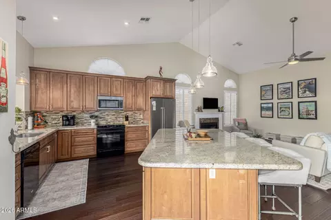 Kitchen - 103 E Mountain Sky Ave, Phoenix, AZ 85048 photo 3 of 5