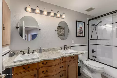 Bath - 103 E Mountain Sky Ave, Phoenix, AZ 85048 photo 3 of 3