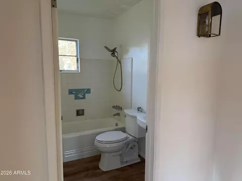 Bath - 5730 N 4th St, Phoenix, AZ 85012 photo 1 of 1