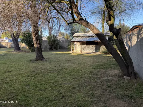 Exterior - 5730 N 4th St, Phoenix, AZ 85012 photo 5 of 6
