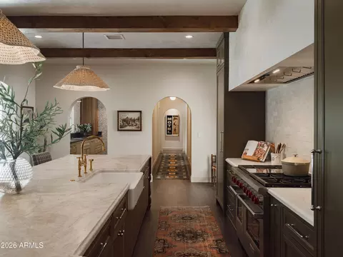 Entry Way - 123 E Kaler Dr, Phoenix, AZ 85020 photo 2 of 2