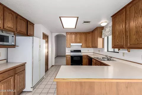 Kitchen - 1316 E Meadow Ln, Phoenix, AZ 85022 photo 2 of 5