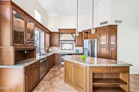 Kitchen - 1113 E Hiddenview Dr, Phoenix, AZ 85048 photo 4 of 9