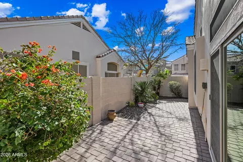 Exterior - 1113 E Hiddenview Dr, Phoenix, AZ 85048 photo 3 of 6