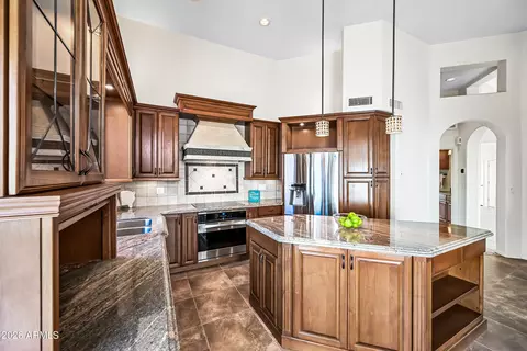 Kitchen - 1113 E Hiddenview Dr, Phoenix, AZ 85048 photo 5 of 9