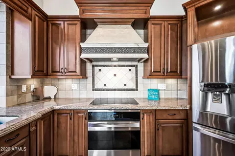 Kitchen - 1113 E Hiddenview Dr, Phoenix, AZ 85048 photo 6 of 9