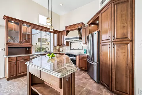 Kitchen - 1113 E Hiddenview Dr, Phoenix, AZ 85048 photo 1 of 9