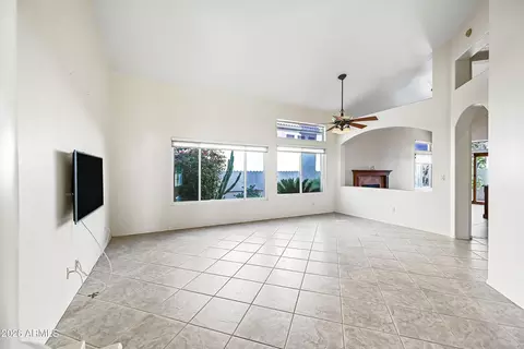Living - 1113 E Hiddenview Dr, Phoenix, AZ 85048 photo 2 of 5