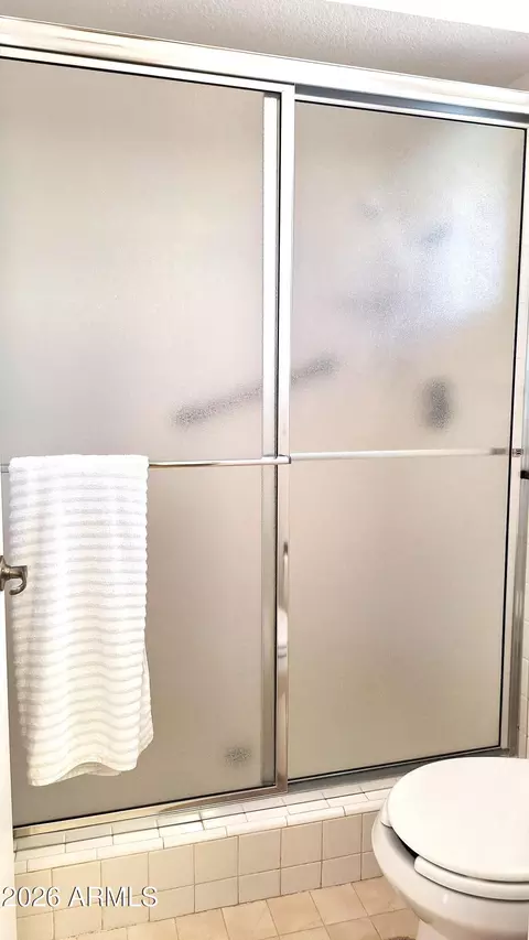 Bath - 7726 E Navarro Ave, Mesa, AZ 85209 photo 2 of 2