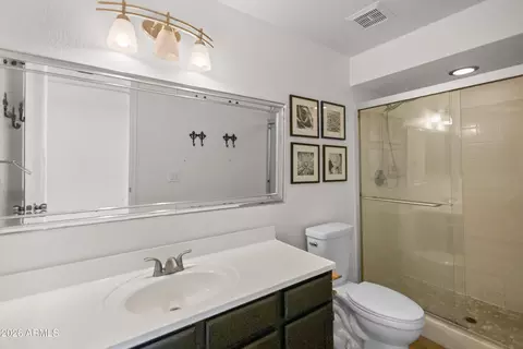 Bath - 4525 E Renee Dr, Phoenix, AZ 85050 photo 2 of 2