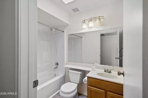 Bath - 4525 E Renee Dr, Phoenix, AZ 85050 photo 1 of 2