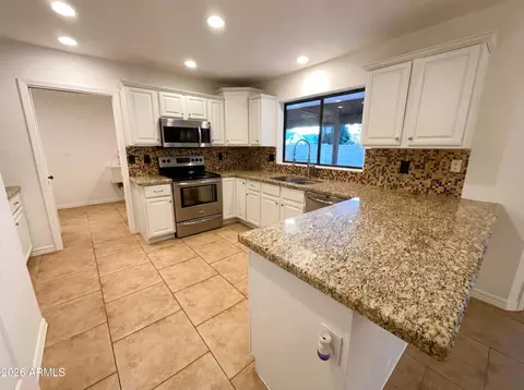 Kitchen - 1823 E Juniper Cir, Mesa, AZ 85203 photo 4 of 7