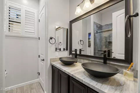 Bath - 9065 E Leonora St, Mesa, AZ 85207 photo 3 of 5