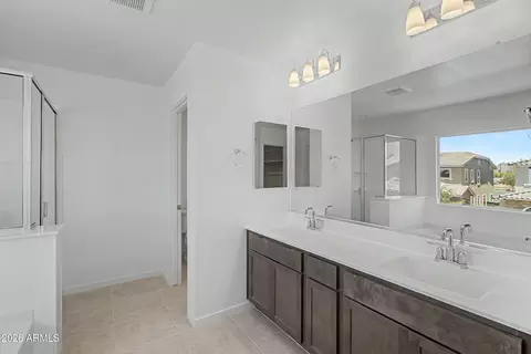 Bath - 648 S Del Rancho Cir, Mesa, AZ 85208 photo 2 of 5