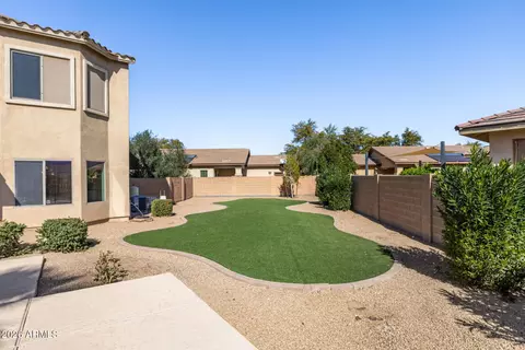 Exterior - 1515 E Apollo Rd, Phoenix, AZ 85042 photo 5 of 12