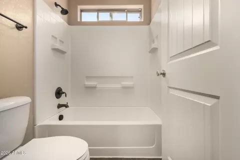 Bath - 1515 E Apollo Rd, Phoenix, AZ 85042 photo 2 of 3