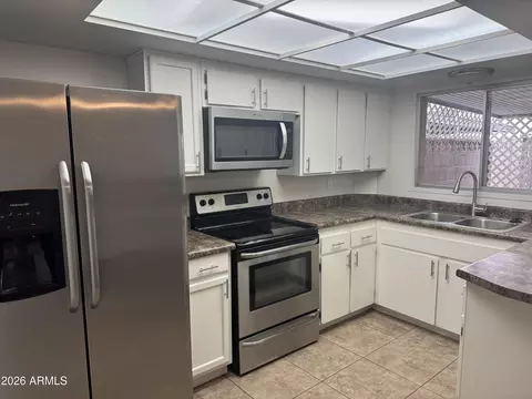 6733 N 44th Ave, Glendale, AZ 85301