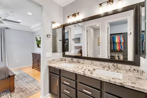 Bath - 2446 E Roma Ave, Phoenix, AZ 85016 photo 3 of 6