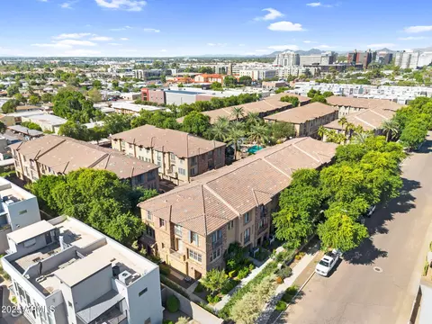 View/Area - 2446 E Roma Ave, Phoenix, AZ 85016 photo 4 of 5