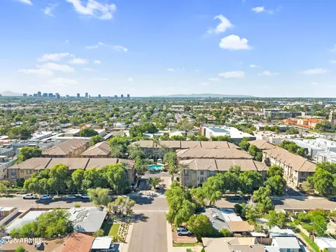 View/Area - 2446 E Roma Ave, Phoenix, AZ 85016 photo 2 of 5