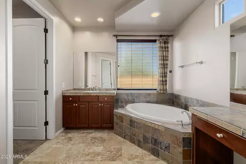 Bath - 1916 E Primrose Path, Phoenix, AZ 85086 photo 1 of 5