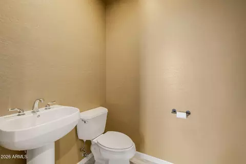 Bath - 1916 E Primrose Path, Phoenix, AZ 85086 photo 5 of 5