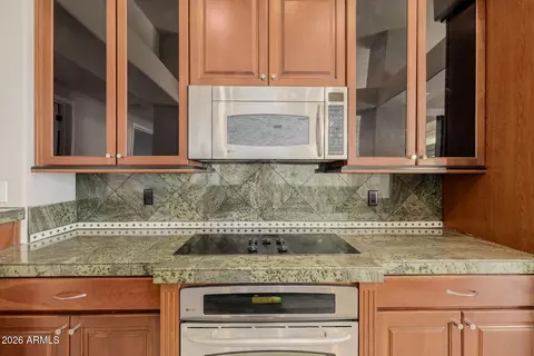 Kitchen - 1916 E Primrose Path, Phoenix, AZ 85086 photo 2 of 5