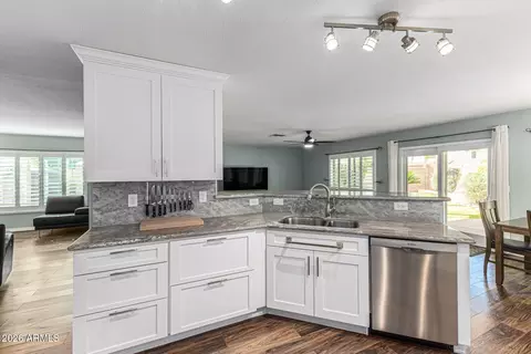 2302 E Paraiso Dr, Phoenix, AZ 85024