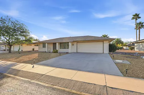 20001 N Willowcreek Cir, Sun City, AZ 85373