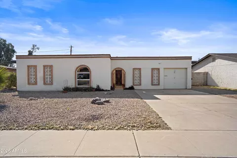 3817 W Harmont Dr, Phoenix, AZ 85051