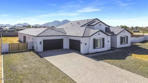 18815 E Country Meadows Ct, Queen Creek, AZ 85142