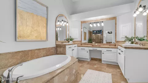 Bath - 6910 E Saddleback Cir, Mesa, AZ 85207 photo 2 of 5