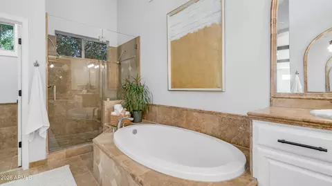 Bath - 6910 E Saddleback Cir, Mesa, AZ 85207 photo 4 of 5