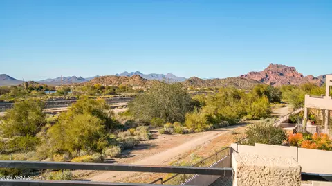 View/Area - 6910 E Saddleback Cir, Mesa, AZ 85207 photo 2 of 9